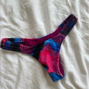 MOANA bikini reversible bottom size Small